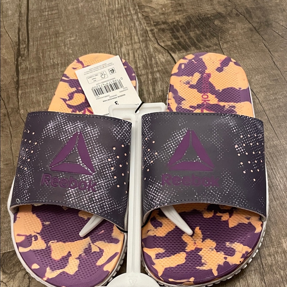 5/$15 Reebok Camo Purple& PeachSlides
Flip flops youth size 2, 3, 5